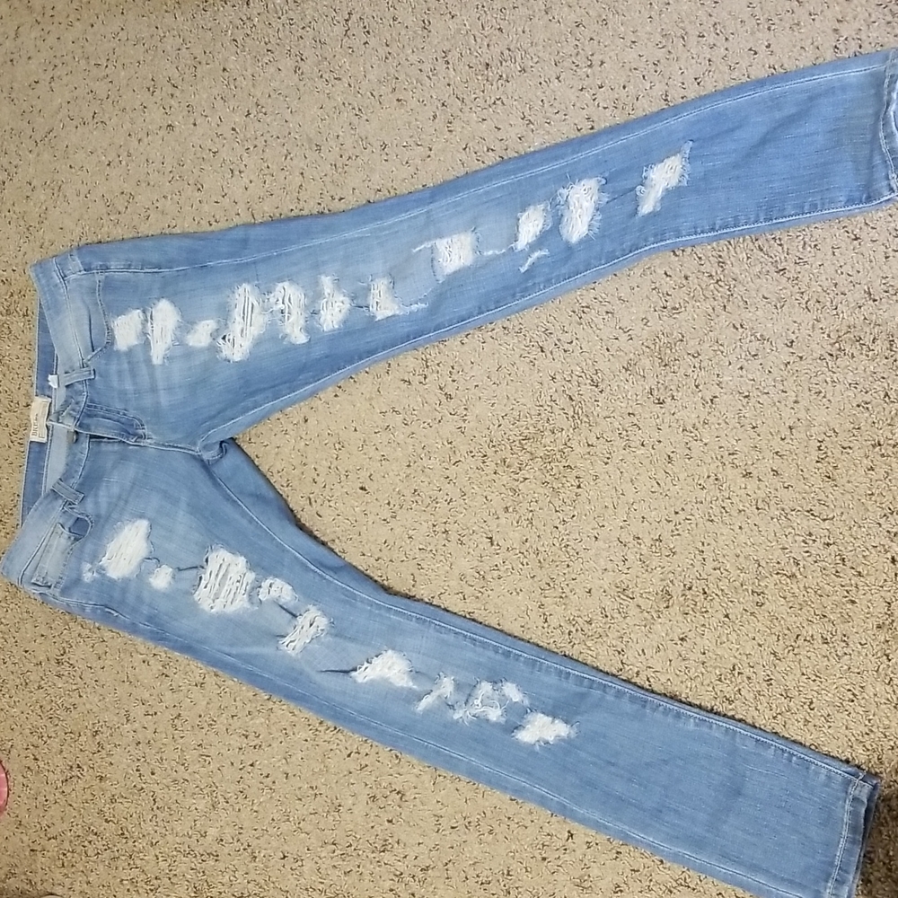 BKE light blue jeans, distressed. W 26.